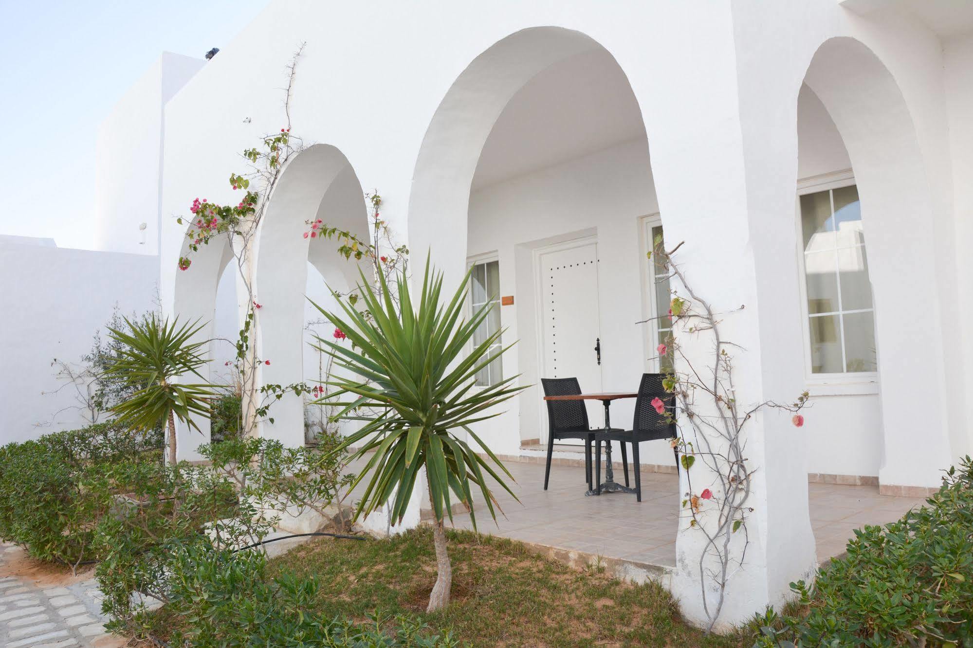 Hotel Les Jardins De Toumana Triffa Esterno foto